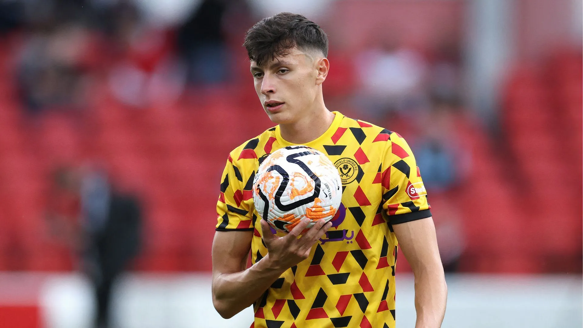 Anel Ahmedhodzic thi đấu cho Sheffield United tại Championship