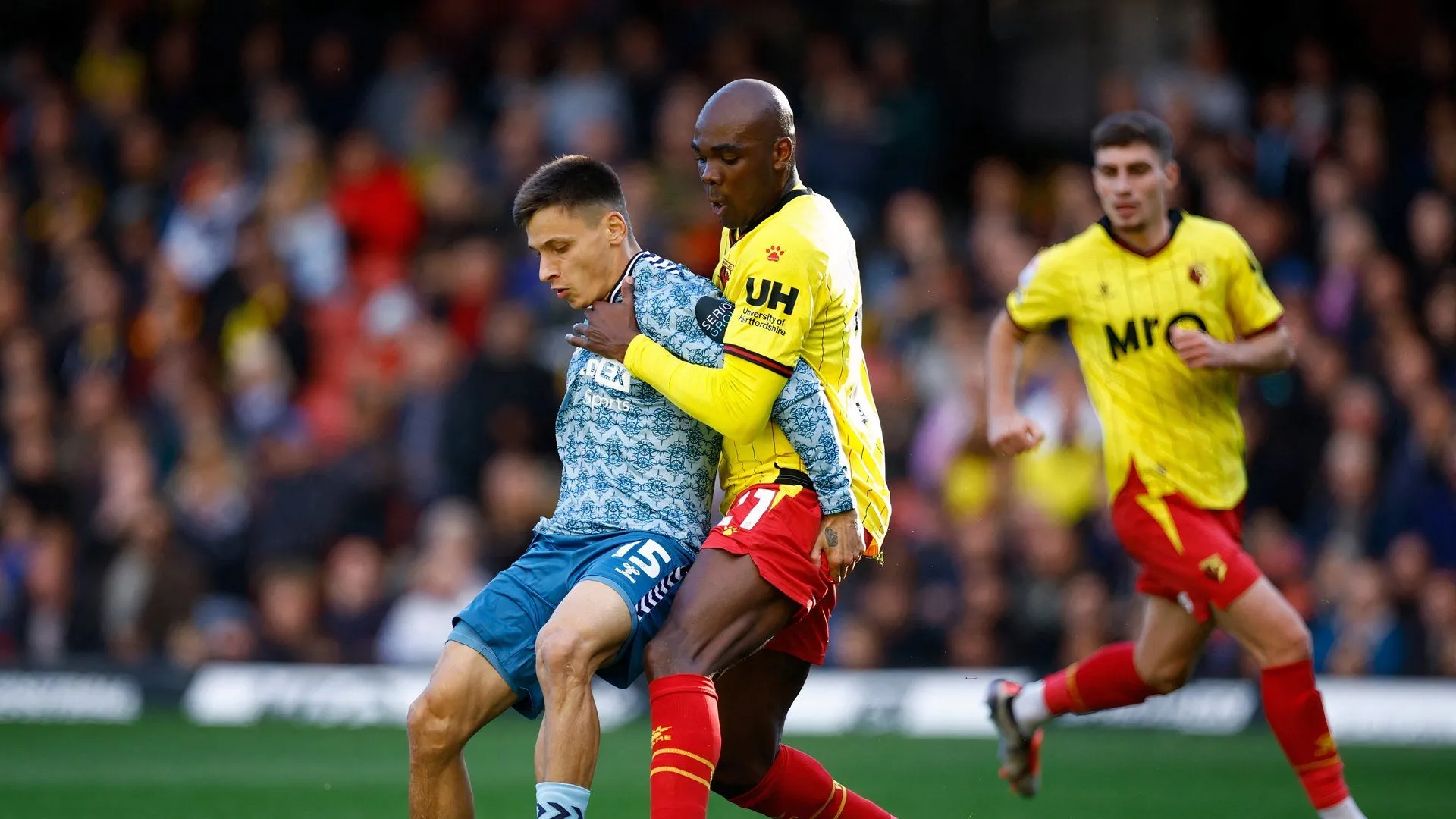 Angelo Ogbonna trong màu áo CLB Watford