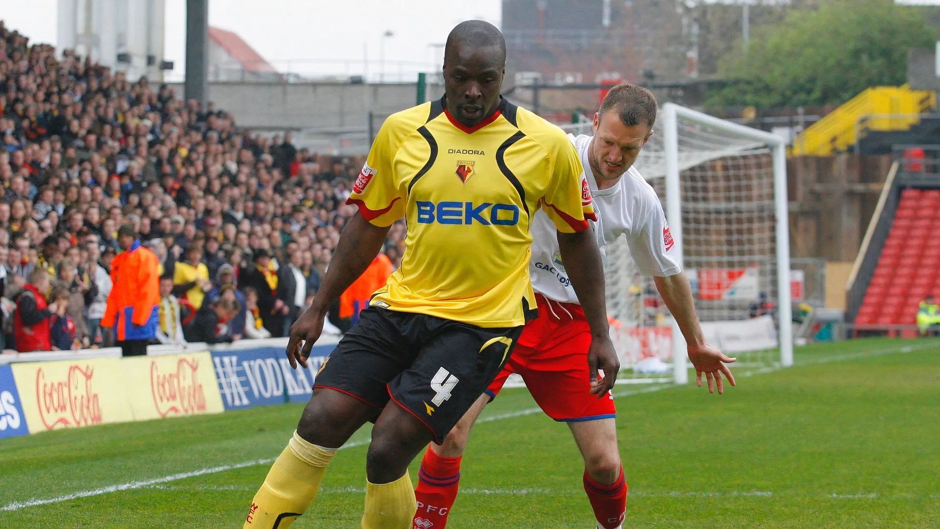 Danny Shittu khoác áo Watford sau khi rời QPR để thi đấu tại Ngoại hạng Anh