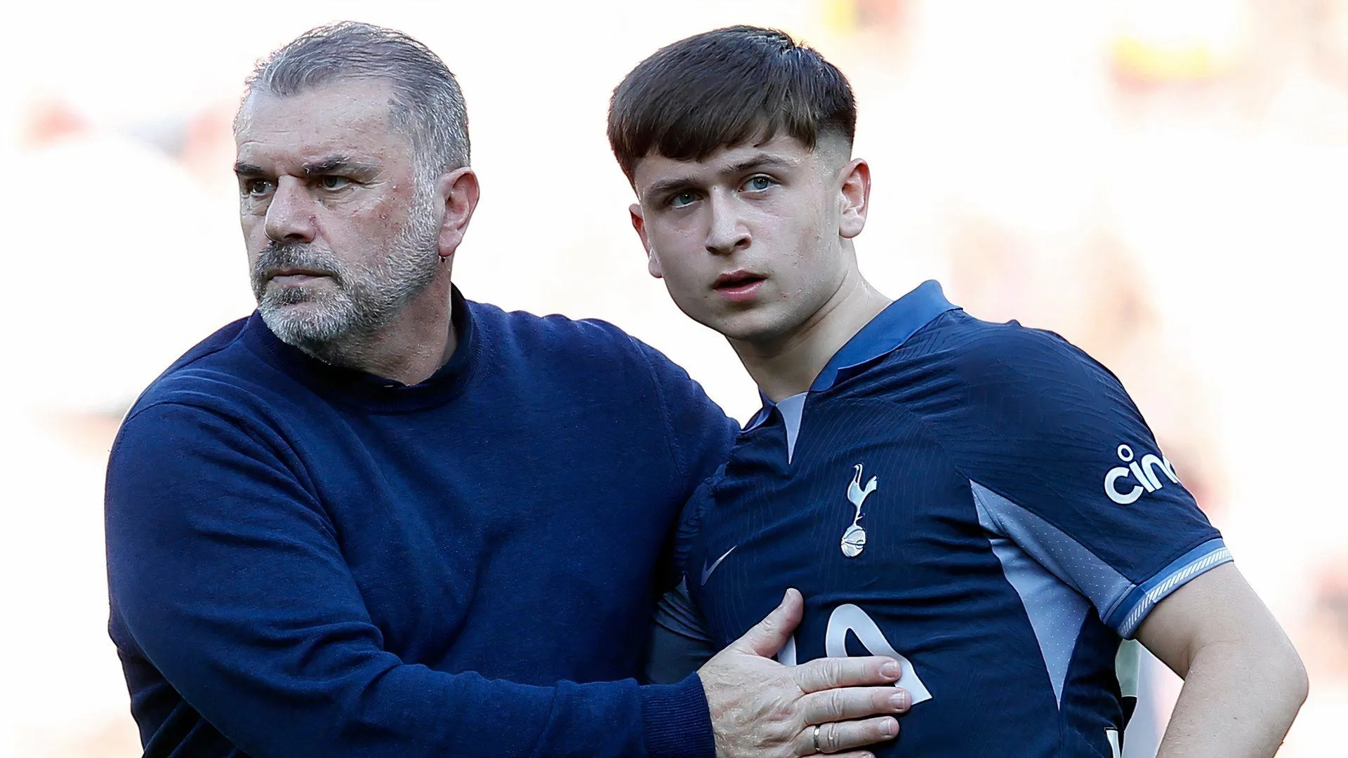 Cầu thủ trẻ triển vọng Mikey Moore của Tottenham Hotspur