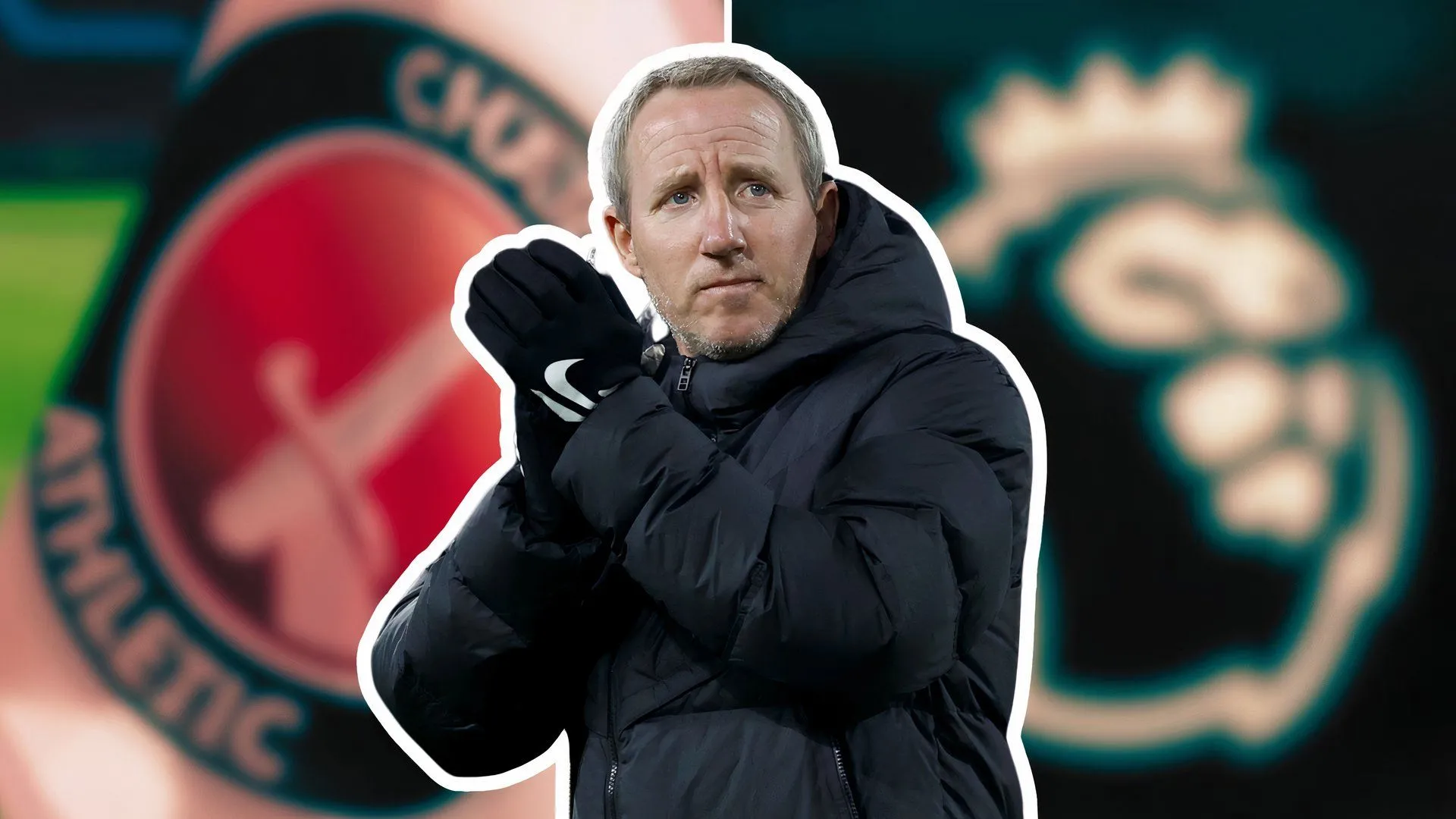 Huấn luyện viên Lee Bowyer cùng huy hiệu Charlton và Premier League, biểu tượng của sự cạnh tranh tại giải bóng đá Anh
