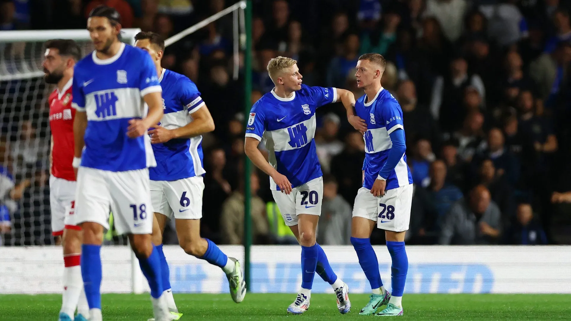 Tiền đạo Jay Stansfield ghi bàn cho Birmingham City, minh chứng cho sự đầu tư vào các cầu thủ chất lượng.