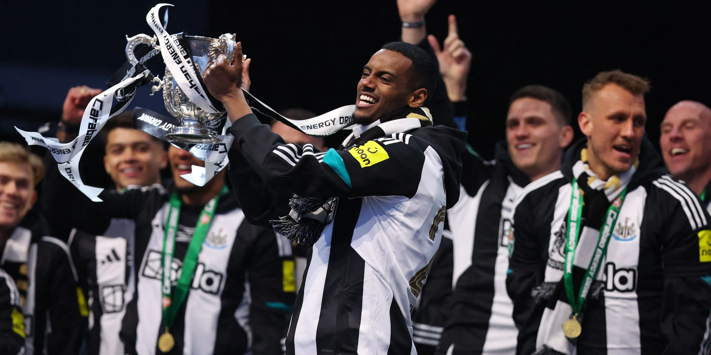 Alexander Isak ăn mừng chiến thắng của Newcastle United