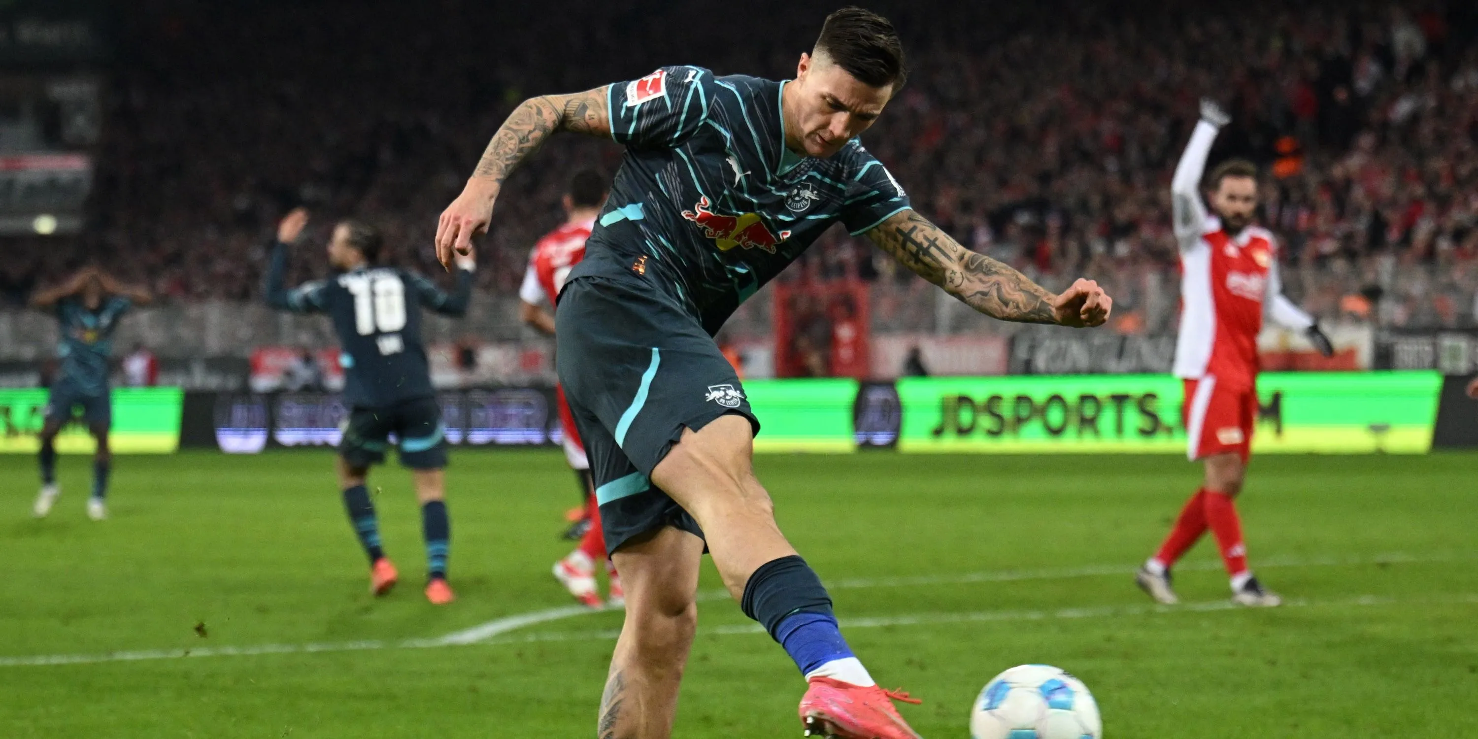 Benjamin Sesko trong màu áo RB Leipzig