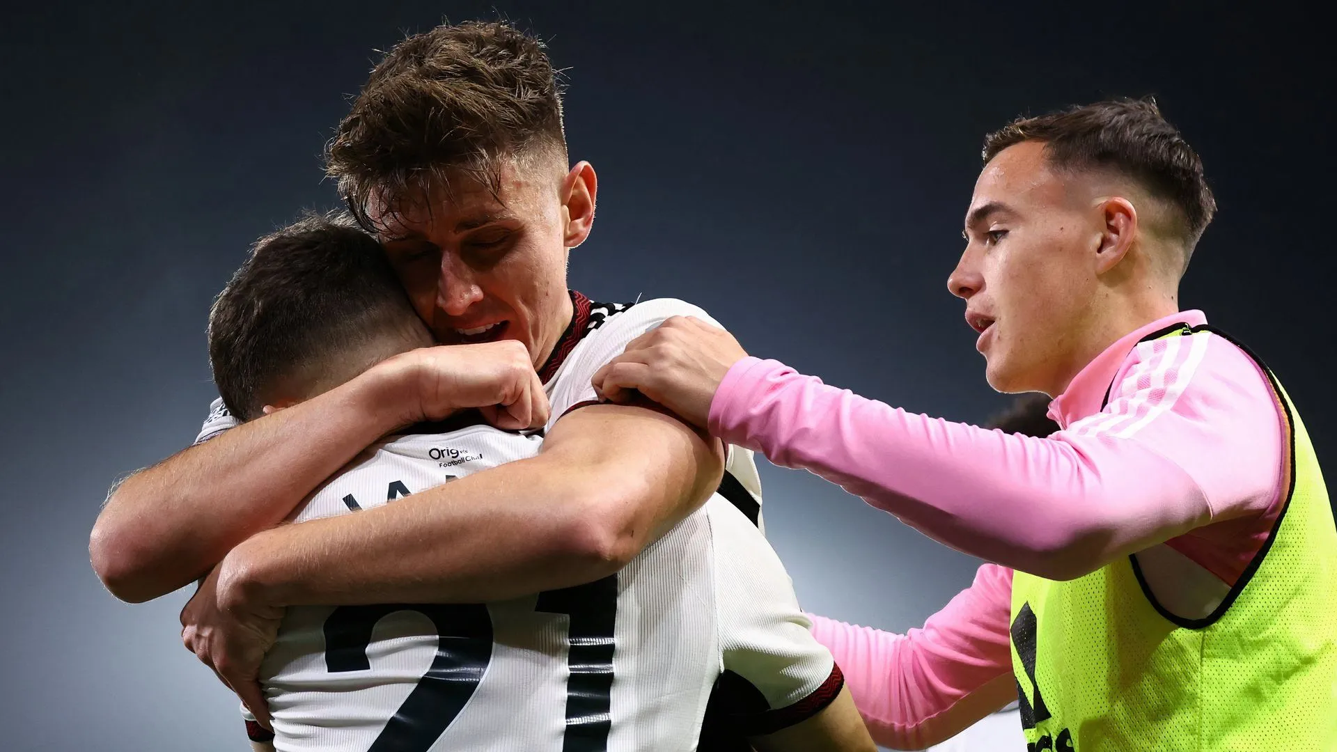 Cầu thủ Luke Harris trong trận đấu của Fulham tại bóng đá Anh