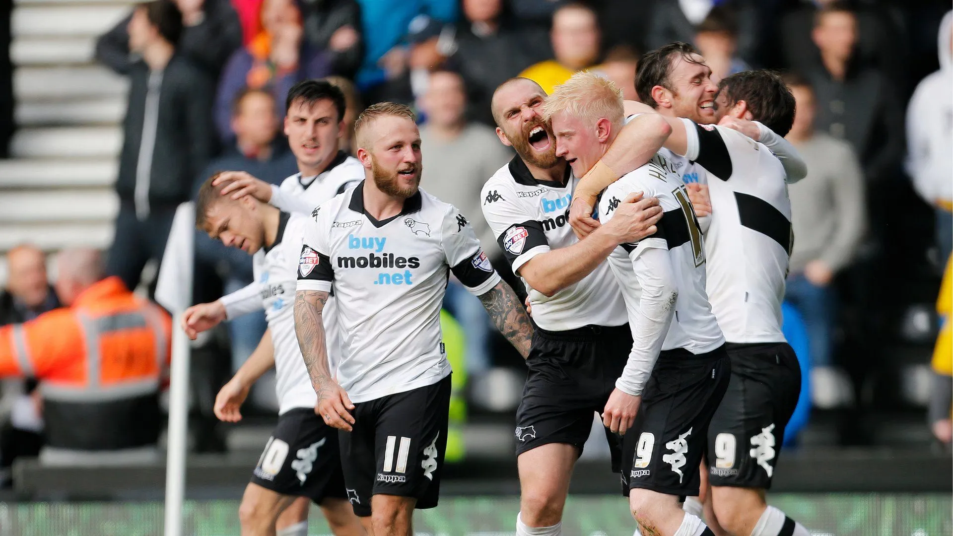 Đội hình Derby County ăn mừng bàn thắng của Will Hughes trong trận bán kết play-off gặp Brighton năm 2014