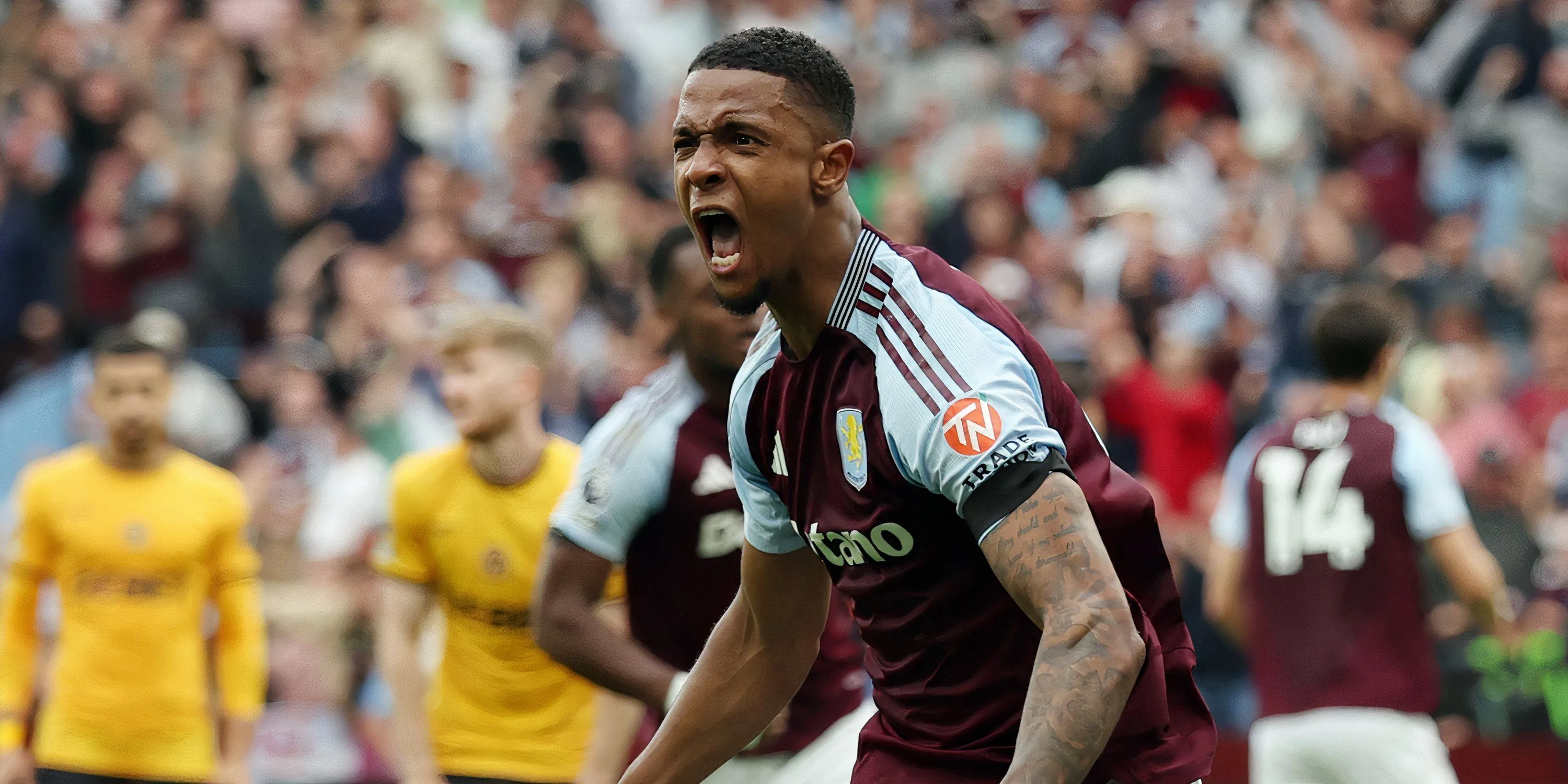 Ezri Konsa, trung vệ của Aston Villa, được Liverpool nhắm đến như mục tiêu chuyển nhượng tiềm năng.