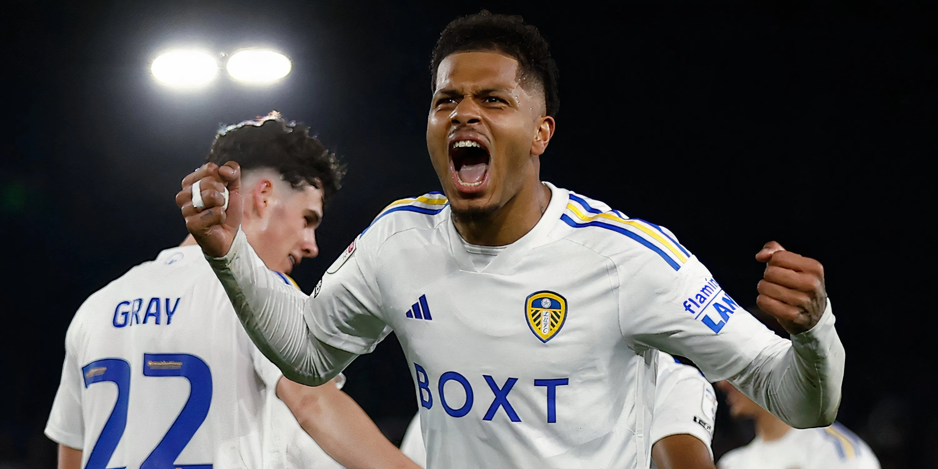 HLV Daniel Farke và Georginio Rutter ăn mừng thành công cùng Leeds United