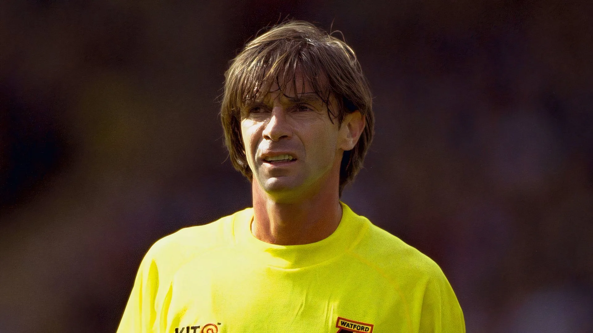 Huyền thoại phòng ngự AC Milan Filippo Galli trong màu áo Watford ở giải hạng Nhất Anh