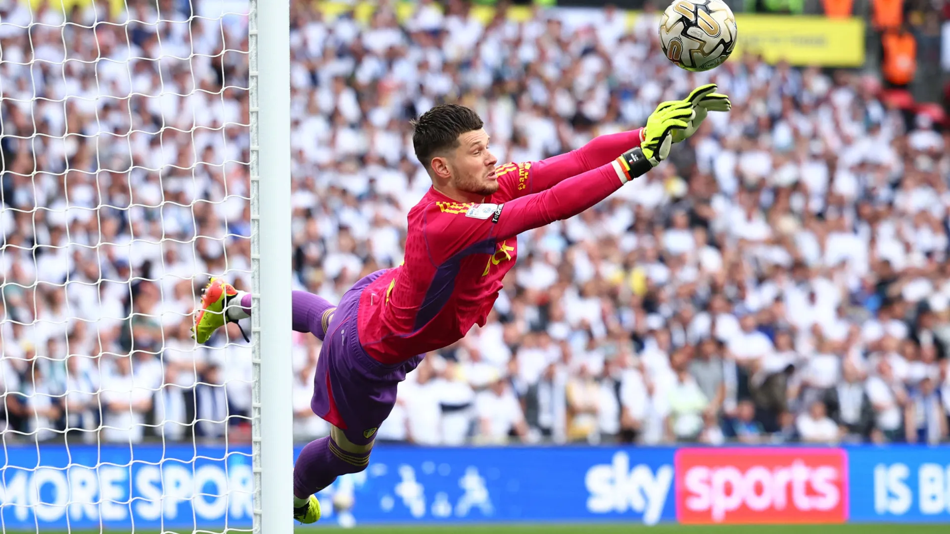 Illan Meslier, mục tiêu chuyển nhượng thủ môn tiềm năng của Leicester City