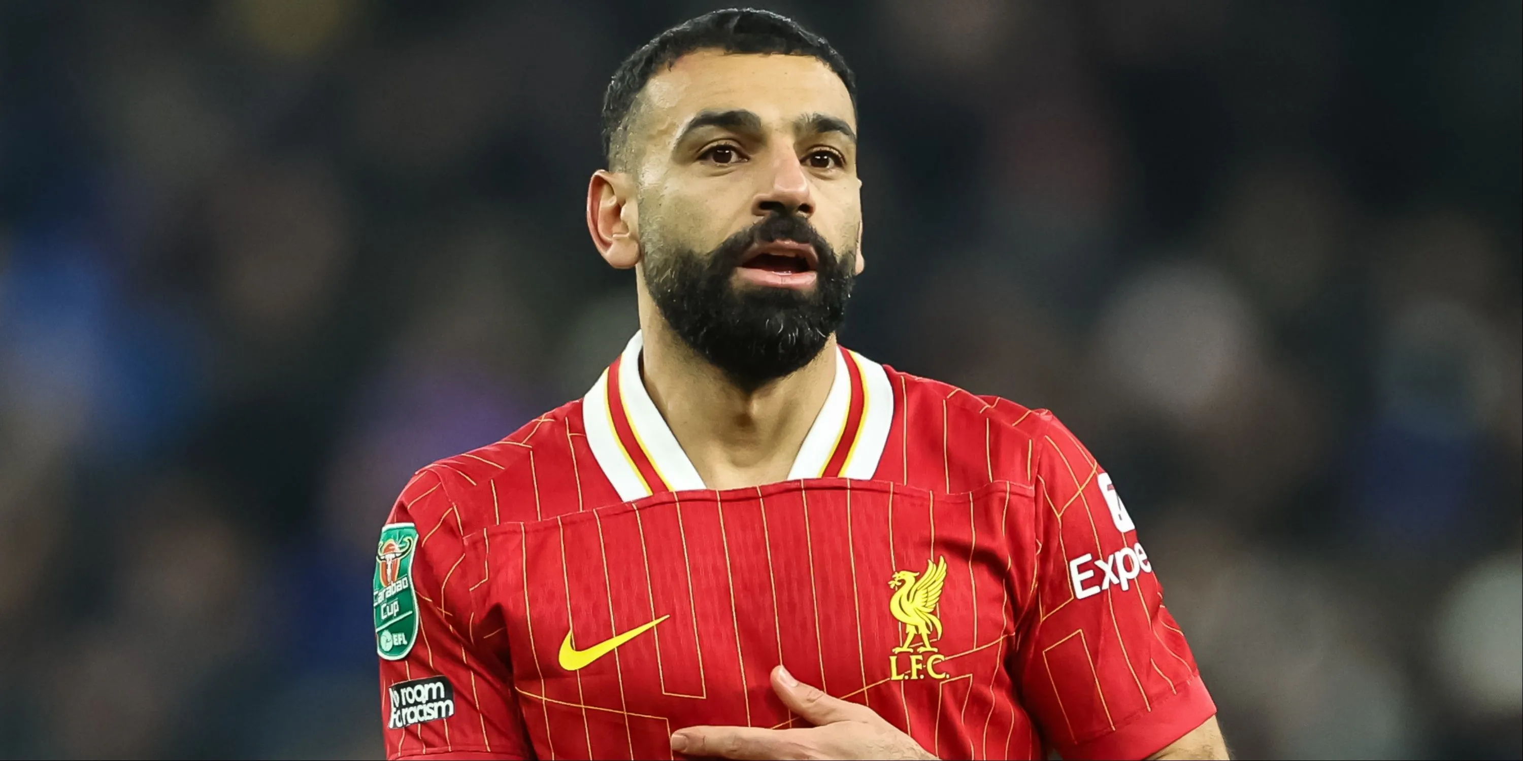 Mohamed Salah trong màu áo Liverpool, một trong những cầu thủ vĩ đại nhất lịch sử Premier League