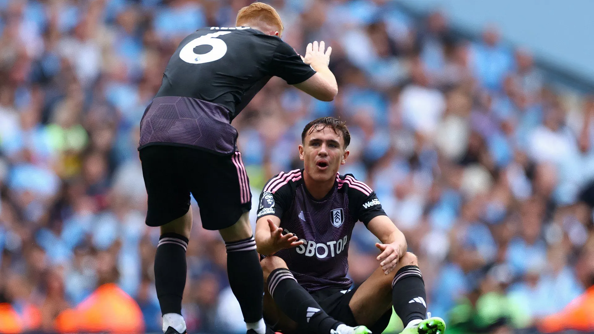 Một tài năng trẻ ra mắt tại giải đấu Premier League