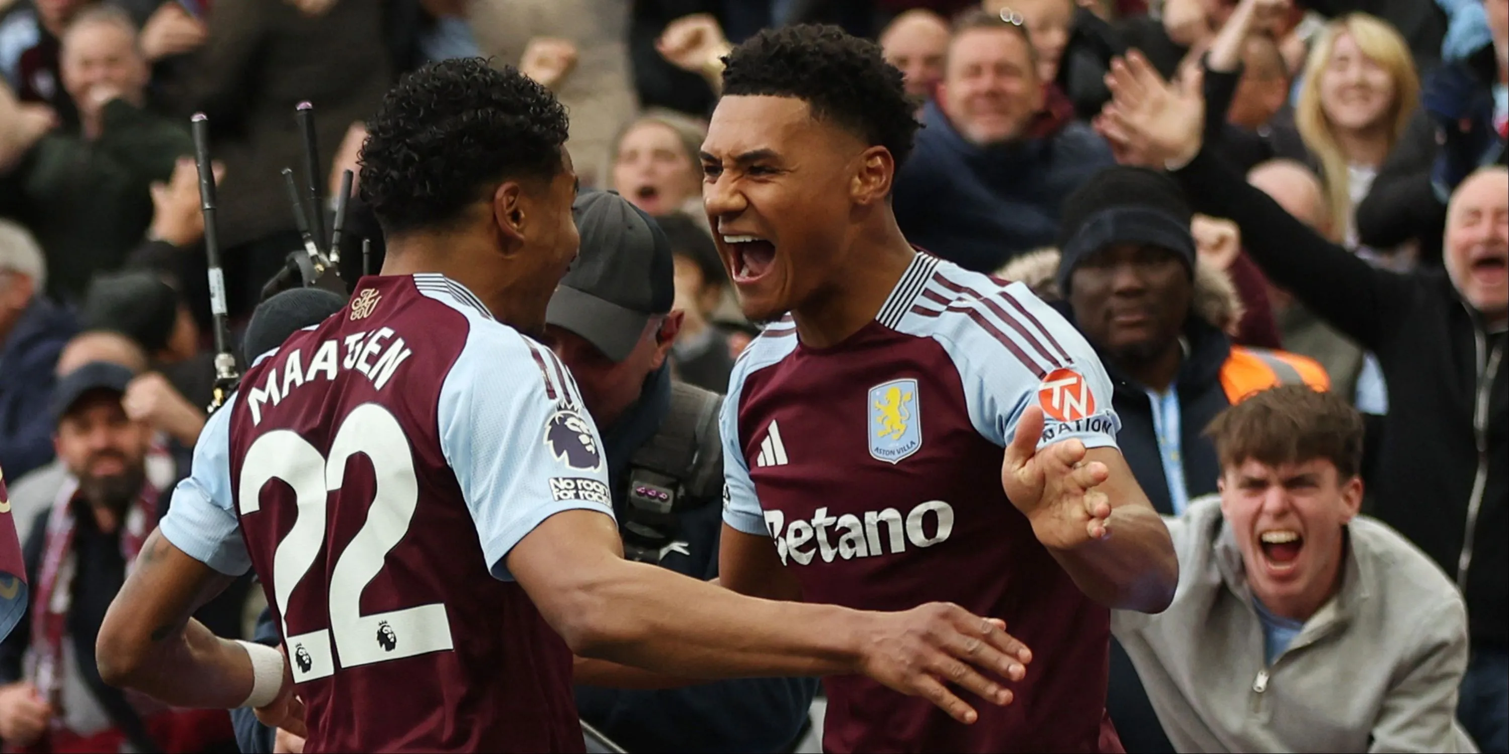 Ollie Watkins trong một pha bóng tại Premier League