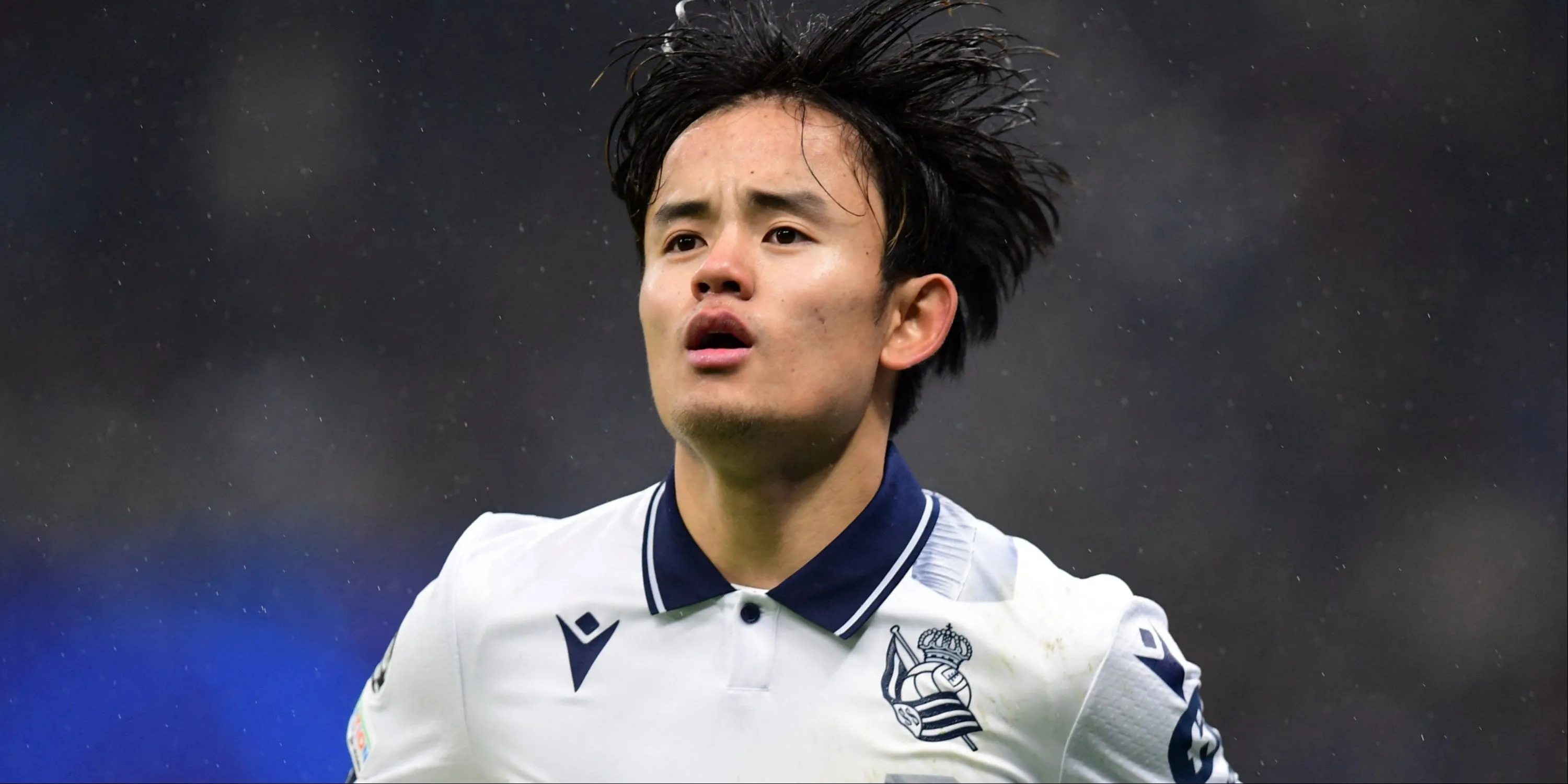 Takefusa Kubo trên sân cỏ trong màu áo Real Sociedad