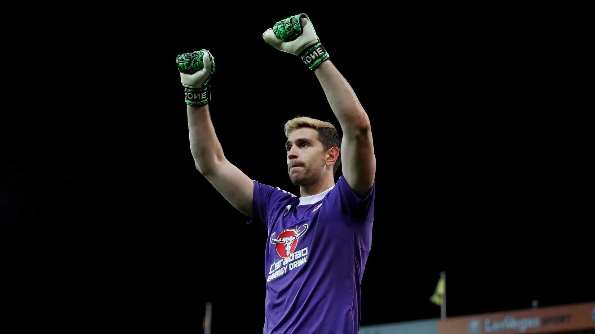 Thủ môn Emiliano Martinez, người hùng World Cup, khi còn chơi cho Reading ở Championship
