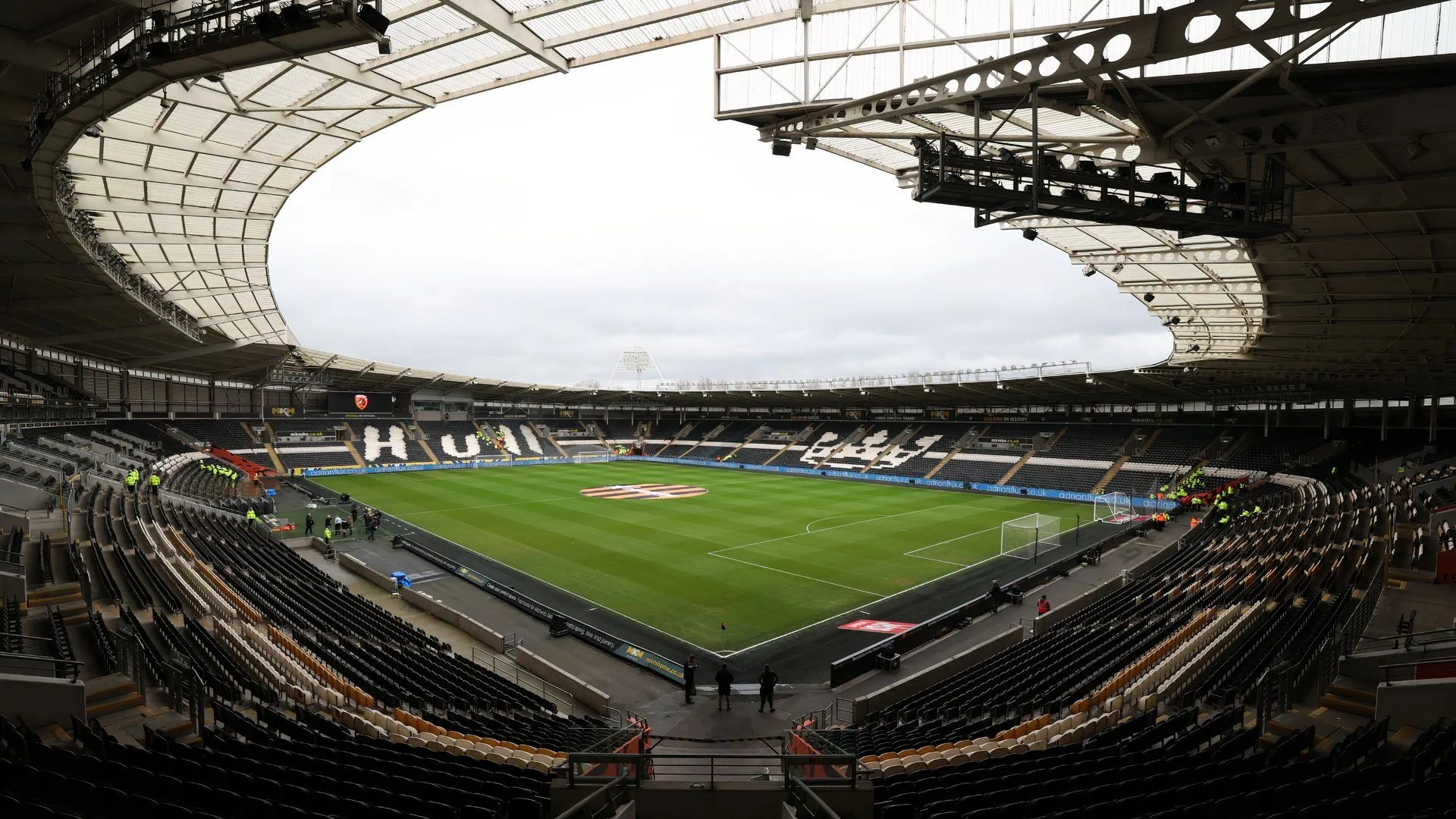 Toàn cảnh sân vận động MKM, sân nhà của Hull City, nơi Sinitta tìm thấy tình yêu với CLB