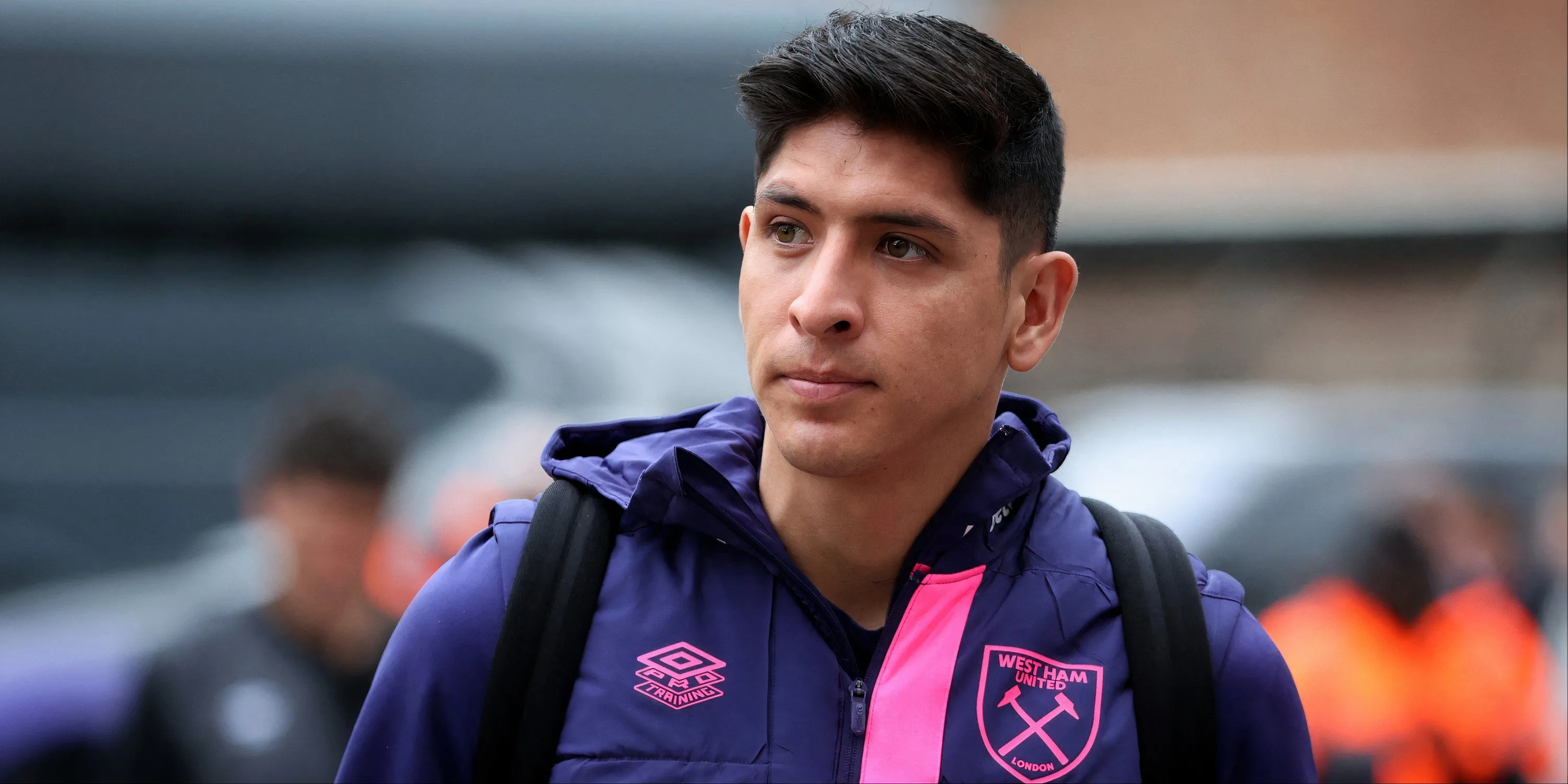 Edson Alvarez, tiền vệ người Mexico, thi đấu cho West Ham United trước khi chuyển đến Fenerbahçe