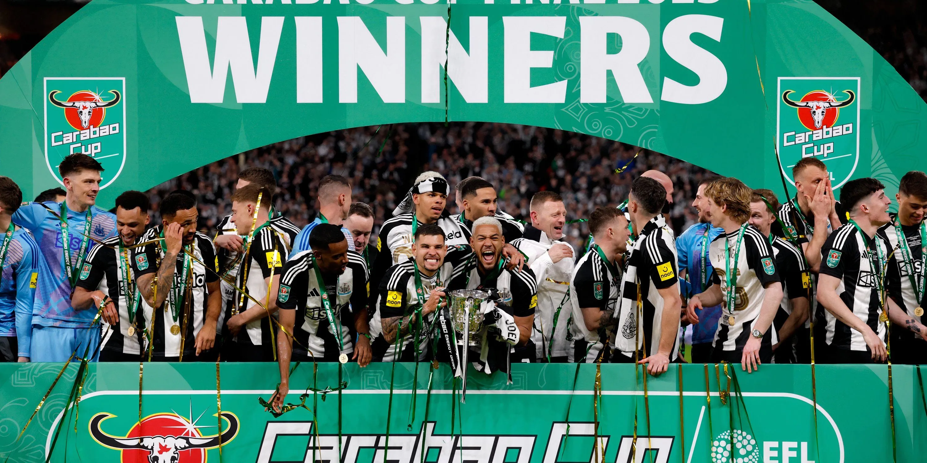Logo và hình ảnh tượng trưng của câu lạc bộ Newcastle United.