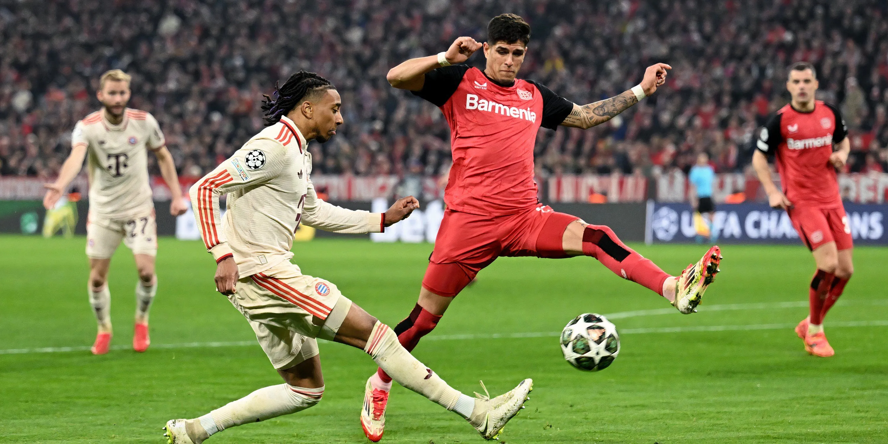 Piero Hincapie thi đấu năng nổ trong màu áo Bayer Leverkusen