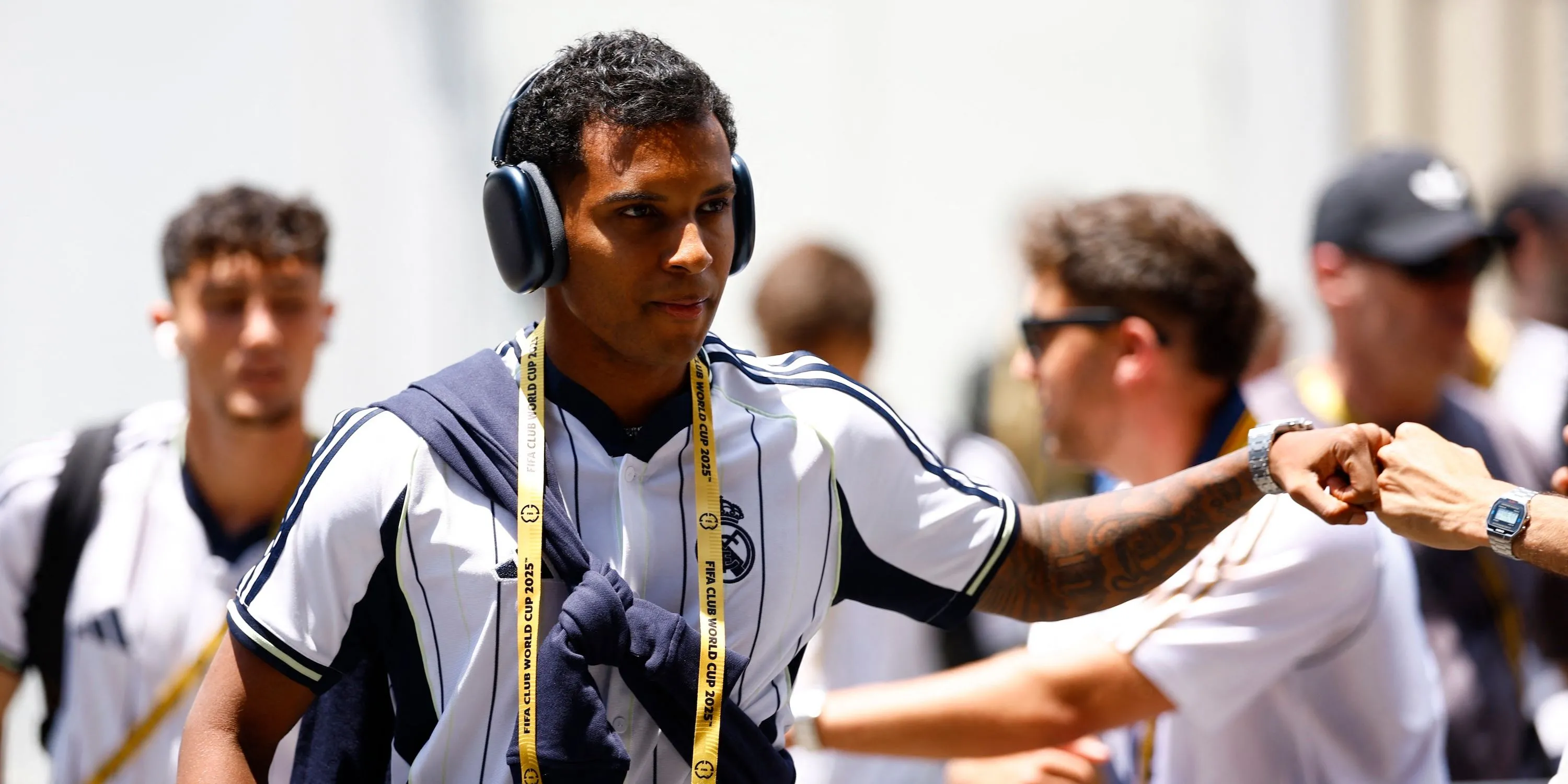 Tiền đạo Rodrygo của Real Madrid đến sân vận động, một mục tiêu chuyển nhượng tiềm năng của Arsenal