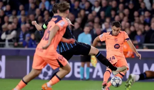 Eric Garcia chấn thương sau pha va chạm với tiền đạo Brugge trong trận đấu Champions League